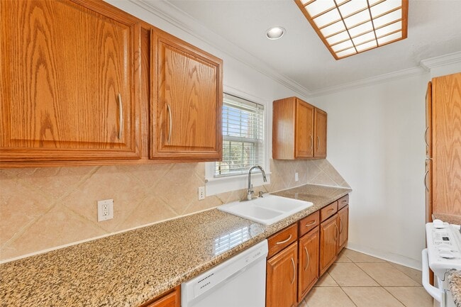 1637 Castle Ct in Houston, TX - Building Photo - Building Photo