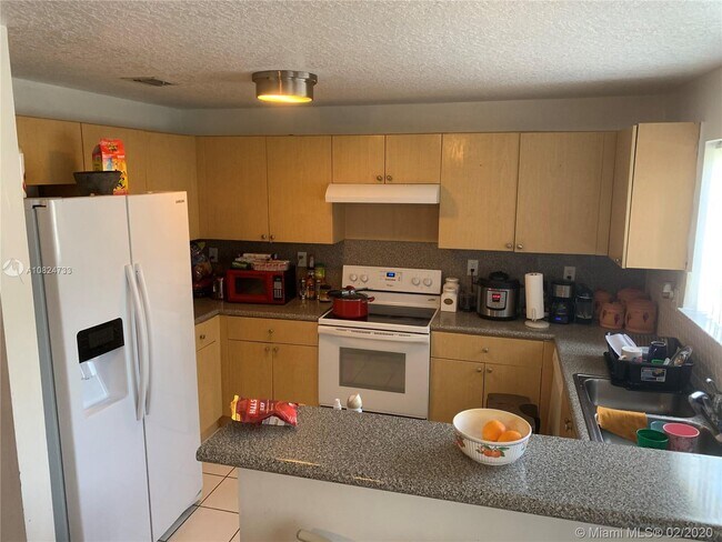 13990 SW 260th St-Unit -105 in Homestead, FL - Building Photo - Building Photo