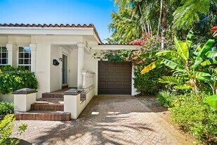 300 Manor Pl in Coral Gables, FL - Building Photo