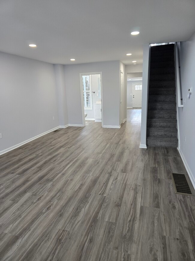 77 N Pennsylvania Ave in Morrisville, PA - Building Photo - Building Photo