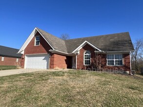 2828 Boulder Ridge Dr in Jeffersonville, IN - Building Photo - Building Photo