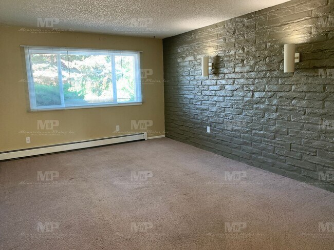 1782 N Overland Trail in Fort Collins, CO - Building Photo - Building Photo