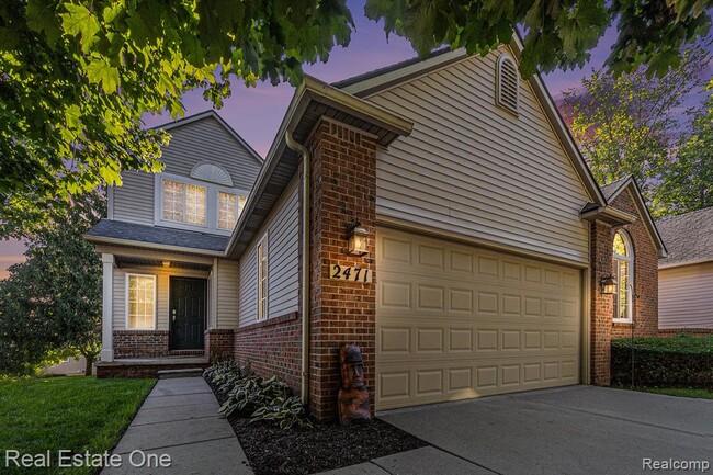 2471 Woodcliff Trail in Hartland, MI - Building Photo - Building Photo