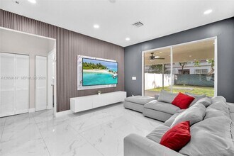 5040 Willow Pond Rd W in West Palm Beach, FL - Building Photo - Building Photo