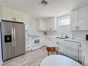 1308 Rosemary Ln in Naples, FL - Building Photo - Building Photo