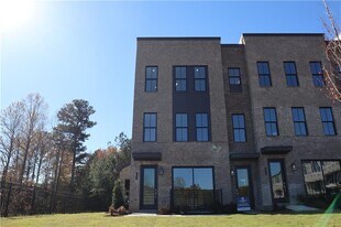 692 Urban Grange Wy in Suwanee, GA - Building Photo