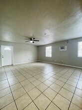 2210 Cantor Ln, Unit C in North Fort Myers, FL - Foto de edificio - Building Photo