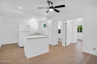 1160 Alamos Dr in Thousand Oaks, CA - Building Photo - Building Photo