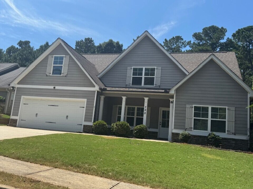 798 Celebration Blvd in Lagrange, GA - Foto de edificio