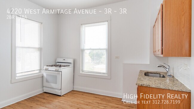 4220 W Armitage Ave in Chicago, IL - Building Photo - Building Photo