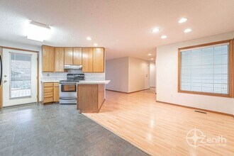 710 NE 158th Ave in Vancouver, WA - Building Photo - Building Photo