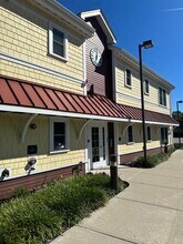 54 Loomis St, Unit 2101 in Bedford, MA - Building Photo - Building Photo