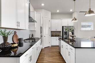 908 Knowles Dr in Hutto, TX - Building Photo - Building Photo