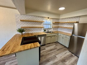 12025 Ashford Dr in Yukon, OK - Building Photo - Building Photo