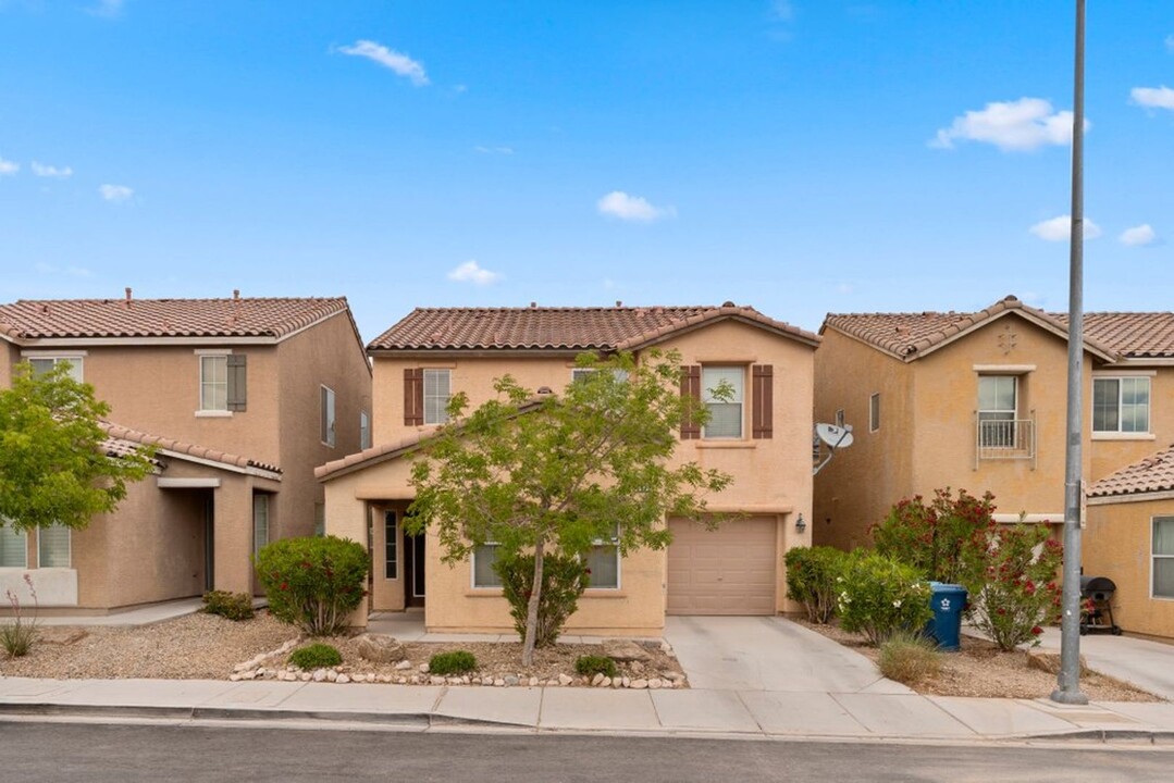 5838 W Agate Ave in Las Vegas, NV - Building Photo