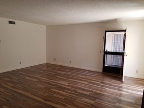 13961 Osborne St-Unit -109 in Los Angeles, CA - Building Photo - Building Photo