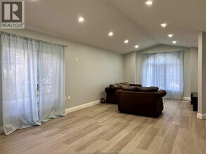 4395 Guppy Ct in Windsor, ON - Building Photo - Building Photo
