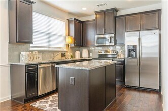7686 Baron Rd in Fairburn, GA - Building Photo - Building Photo