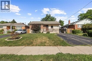 368 Upper Kenilworth Ave in Hamilton, ON - Building Photo