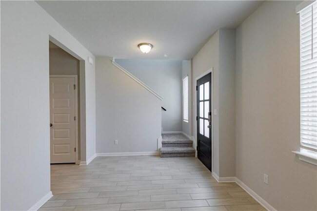 2024 Pecan Island Dr in Leander, TX - Foto de edificio - Building Photo