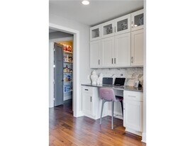 2622 W Lake St in Minneapolis, MN - Building Photo