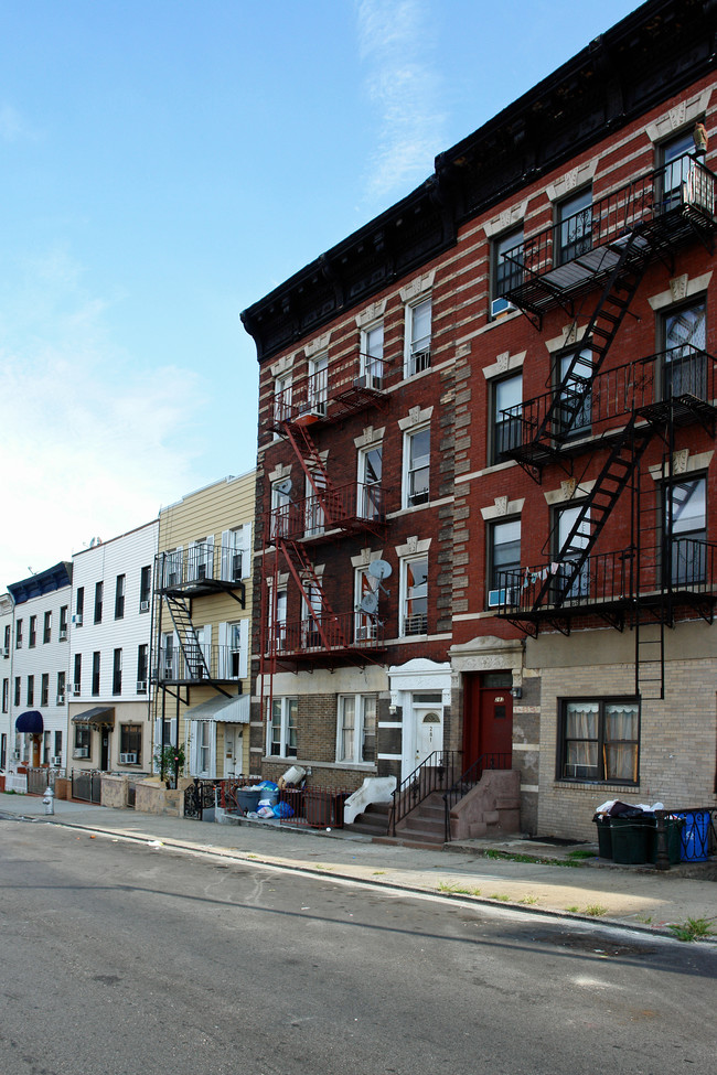 281 23rd St in Brooklyn, NY - Foto de edificio - Building Photo