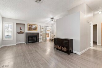 3157 Capetown Way in Las Vegas, NV - Building Photo - Building Photo