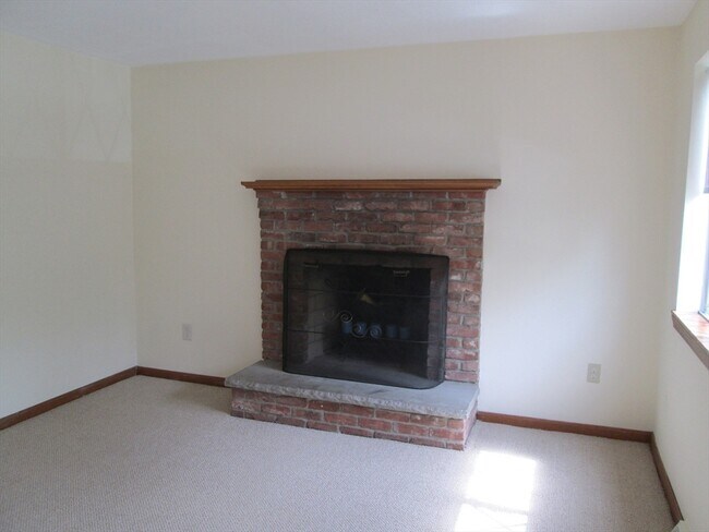 112 Clark St in Belmont, MA - Building Photo - Building Photo