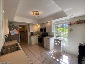 5121 Teak Wood Dr in Naples, FL - Building Photo - Building Photo