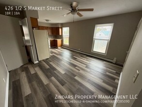 426 S Market St in Hoopeston, IL - Foto de edificio - Building Photo