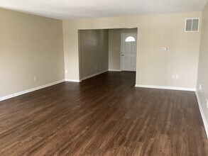 1404 Round Lake Rd in Greenwood, IN - Building Photo - Building Photo