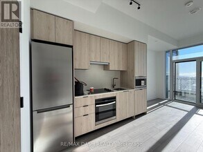 1007 The Queensway in Toronto, ON - Building Photo - Building Photo