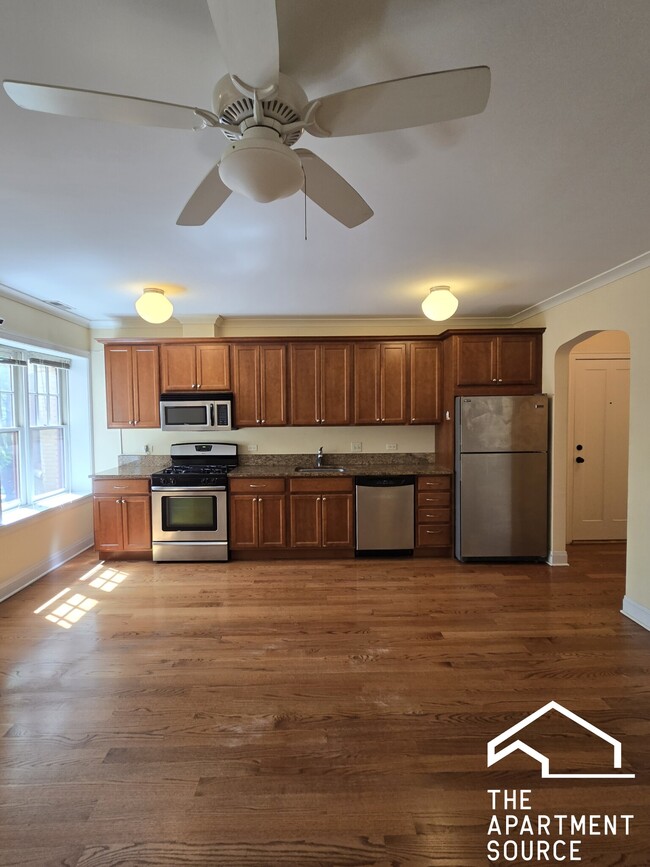 4908 N Washtenaw Ave, Unit 2