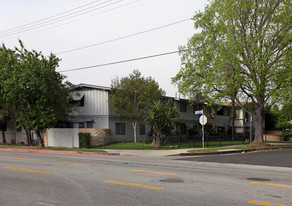 18108 Schoenborn St Apartments