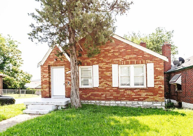 property at 4262 Dardenne Dr