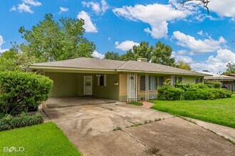 2003 Wakefield Ave in Bossier City, LA - Building Photo - Building Photo