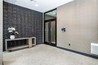 15 Parkview Ave in Bronxville, NY - Building Photo - Building Photo