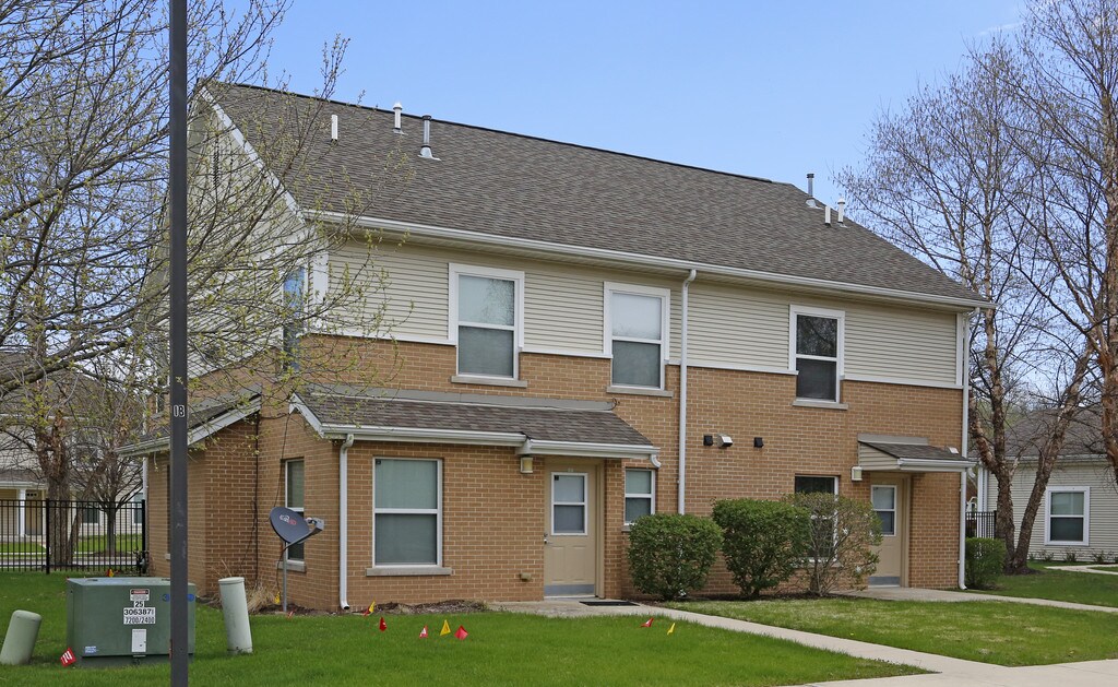Duneland Village Apartments in Gary, IN