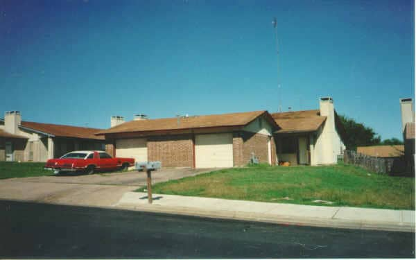 Purple Sage Dr in Austin, TX - Building Photo