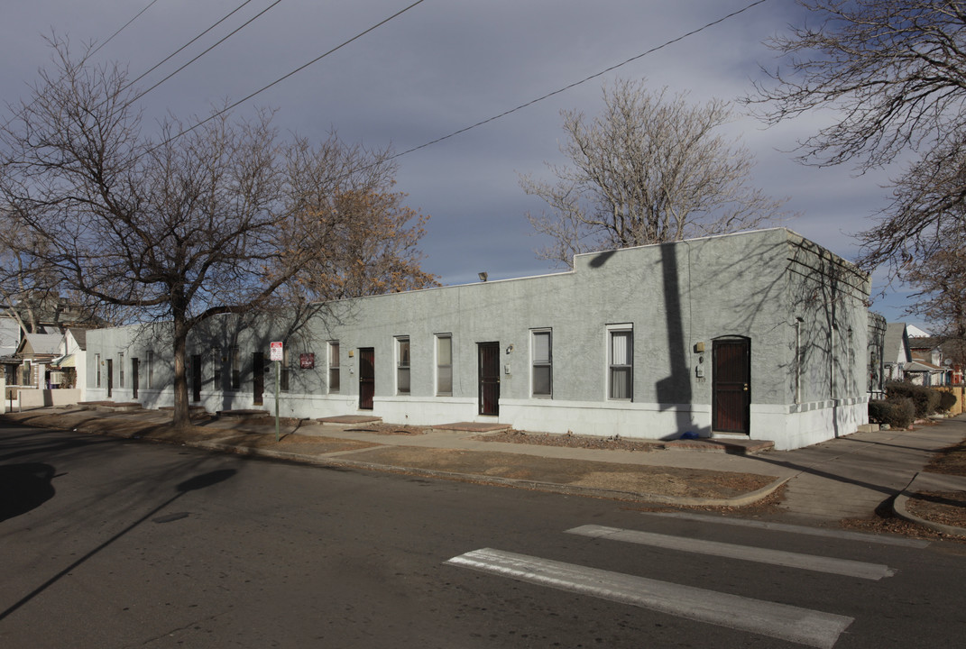 Willow Apartments in Denver, CO - Building Photo