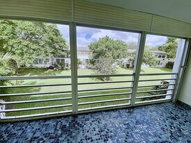 98 Tilford Pl in Deerfield Beach, FL - Building Photo