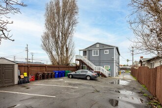 512 Barrett Ave, Unit 512 in Richmond, CA - Foto de edificio - Building Photo