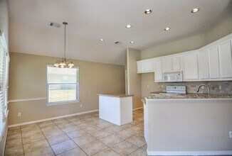105 Cove Pl Ct in Montgomery, TX - Building Photo - Building Photo