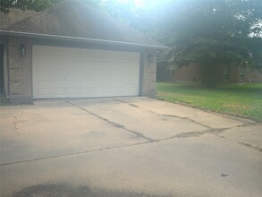 5525 FM 646 Rd in Santa Fe, TX - Building Photo - Building Photo