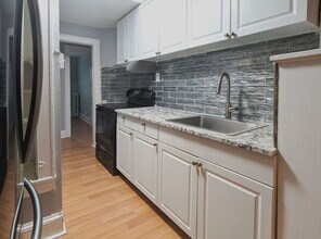 21-26 28th St in Queens, NY - Building Photo - Building Photo
