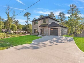 10732 Twin Oak Dr in Conroe, TX - Building Photo - Building Photo