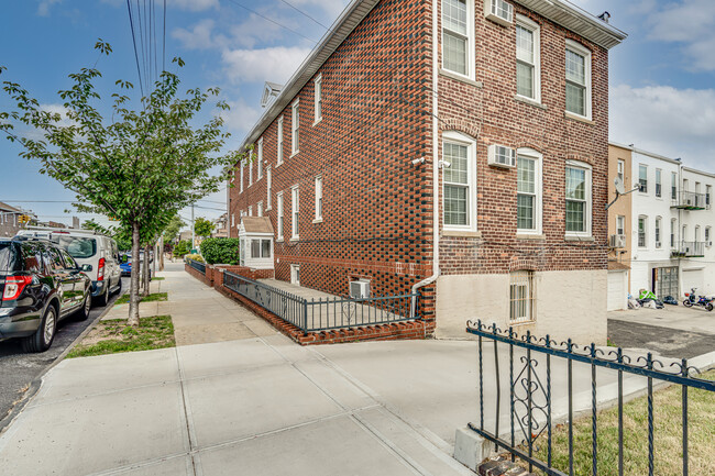 1102 Bay Ridge Pky in Brooklyn, NY - Building Photo - Building Photo