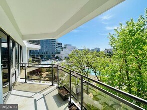 1530 Key Blvd in Arlington, VA - Foto de edificio - Building Photo