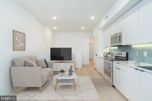 2721 N Howard St in Philadelphia, PA - Building Photo