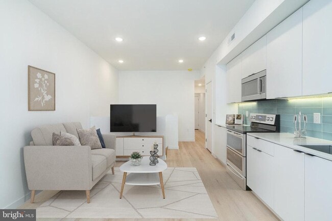 property at 2721 N Howard St